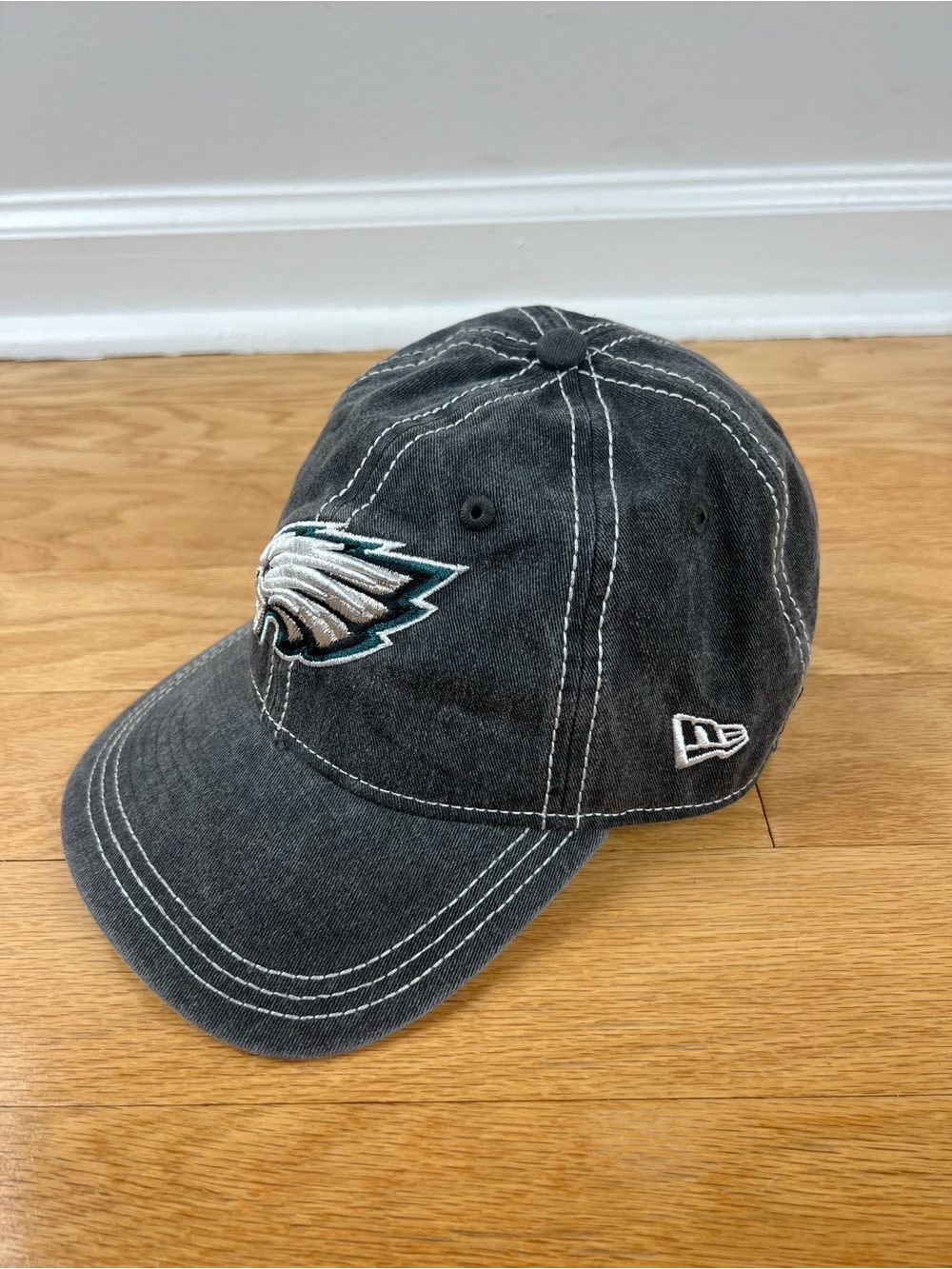 New Era Philadelphia Eagles 9TWENTY Washed Black Hat Contrast Stitch NWT